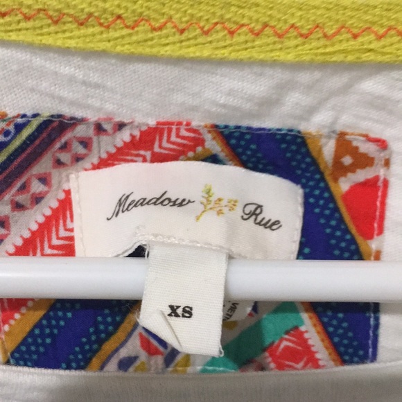 ⭐️ 2/$15 or 3/$20 Meadow Rue Top - Picture 2 of 4